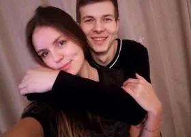 «Очкарик» из Екатеринбурга, давший сдачи мажору, сделал предложение девушке на сцене концерта Басты