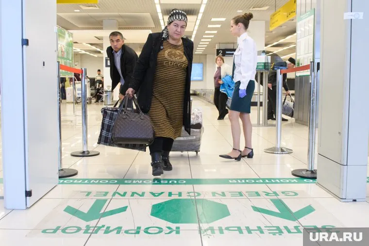 Иностранцам без QR-кодов придется делать ПЦР-тесты