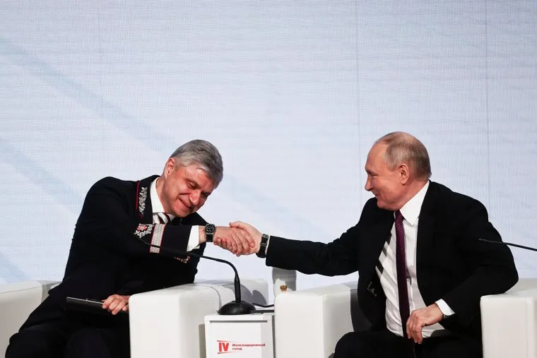 Владимир Путин на 4 съезде железнодорожников. Москва