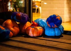 Жутко красиво: 20 пугающих открыток и поздравлений на Хэллоуин