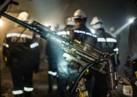 В Свердловской области 76 горняков продолжают забастовку под землей