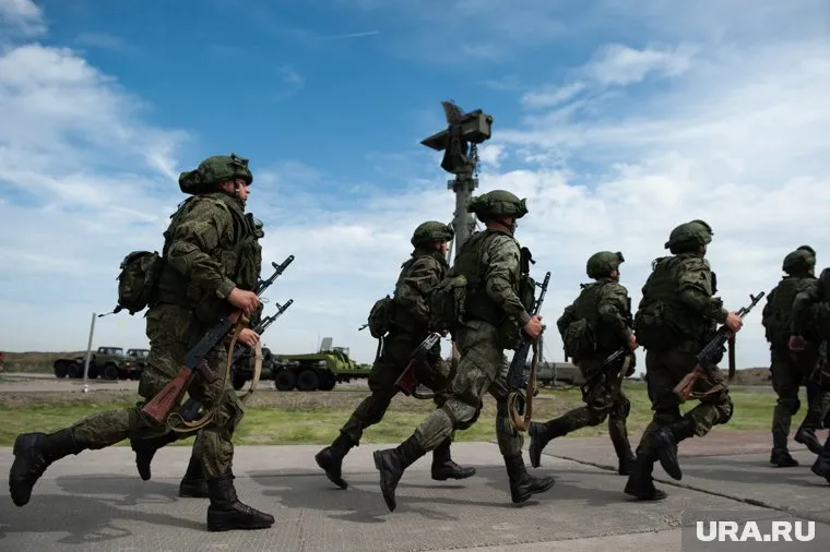 Военный эксперт рассказал, как предотвратить дедовщину