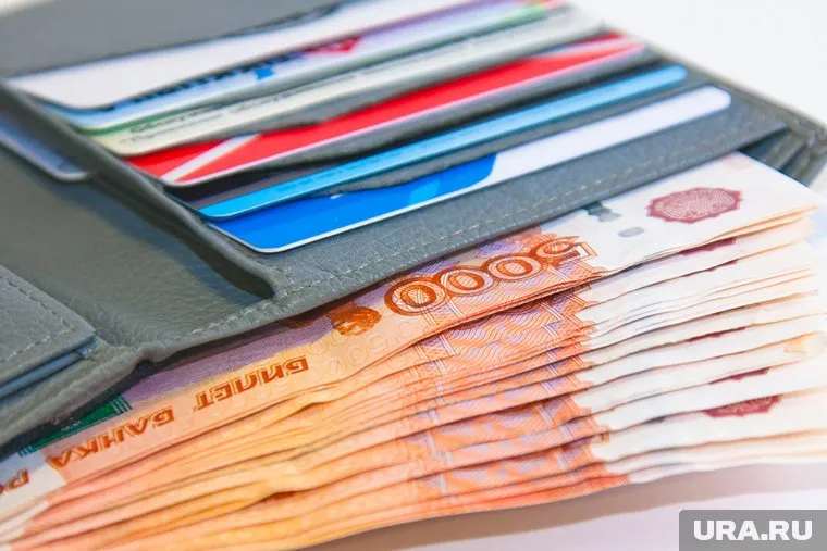 Россияне снимают деньги только по истечению вклада