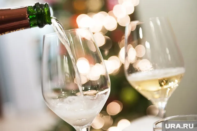 Врачи не рукомендуют злоупотреблять шампанским