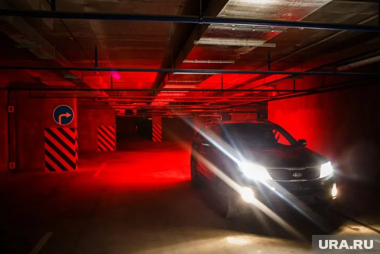 Водителям придется платить, если они паркуют авто больше, чем на три часа