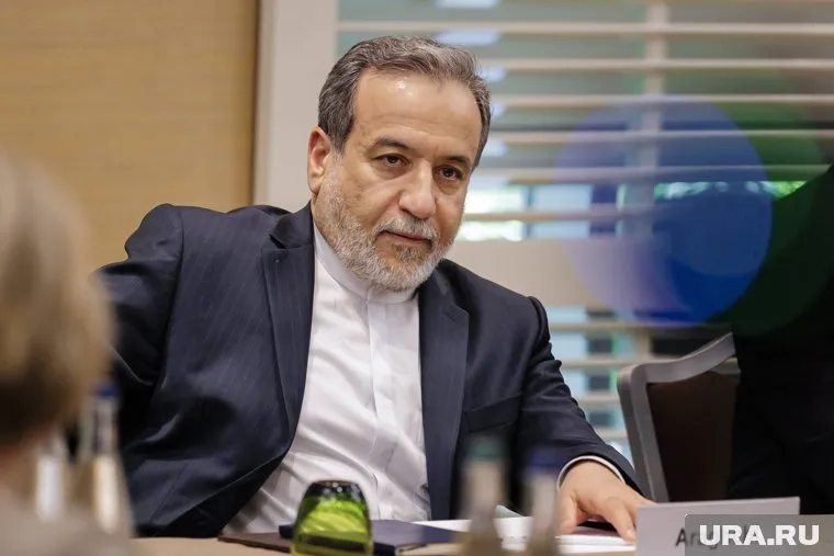 Глава МИД Ирана Арагчи сообщил, что едет в Россию для встречи с Путиным