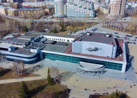 Лещенко сидел в казино, теперь парятся люди: как в Екатеринбурге часть «Космоса» превратилась в бани