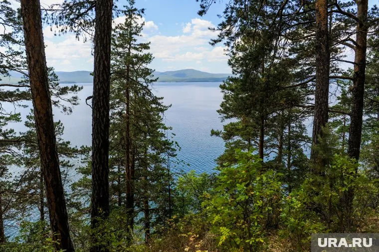 Популярному челябинскому озеру Тургояк помогут подписанием соглашения