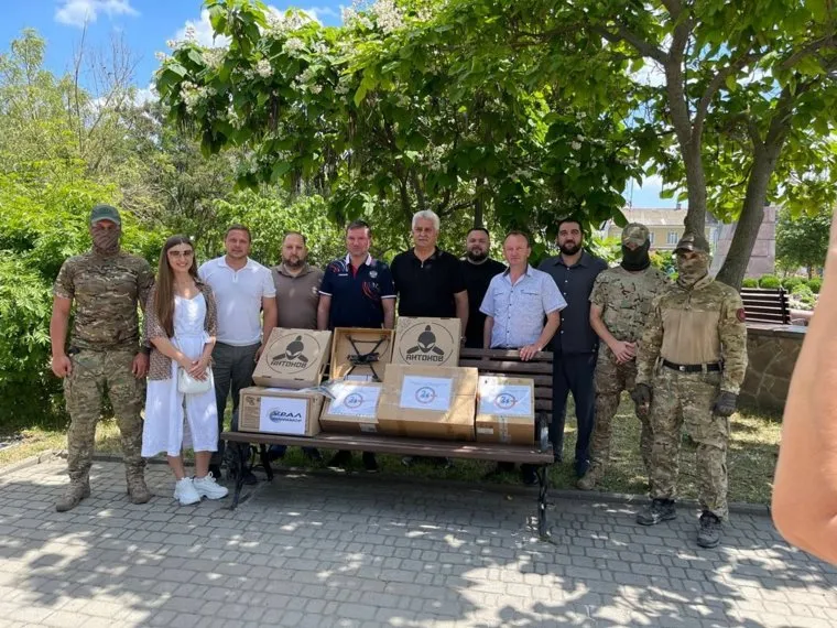 Челябинская делегация депутатов передала новым регионам медикаменты и дроны