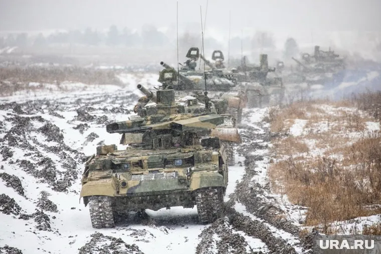 Российская сторона вооружает Арктику на протяжении последних 15 лет, заявил Пекка Товери