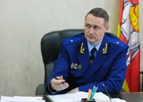 Челябинские автоинспекторы могли за взятку скрыть ДТП с участием пьяной школьницы на «Мерседесе»