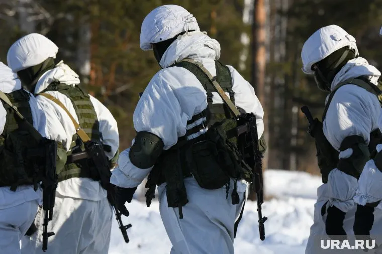 Российские бойцы шли 12 километров по лесополосам