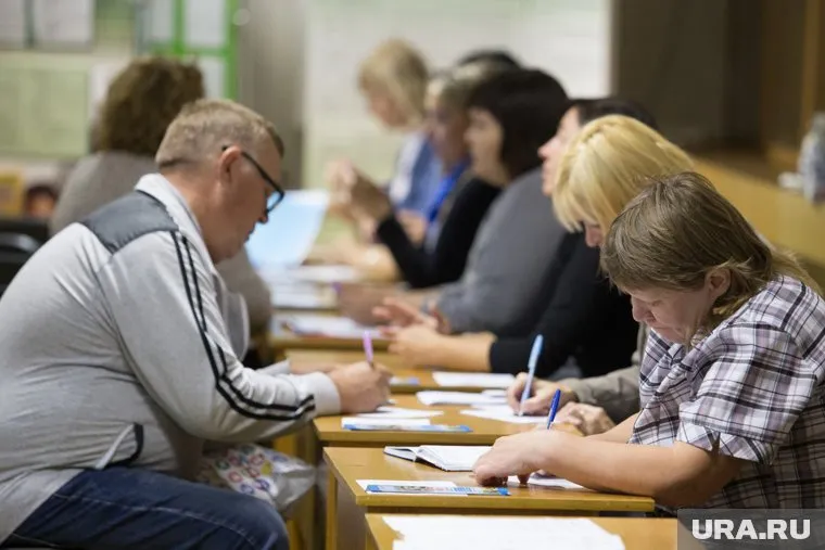 Безработных будут переобучать и отправлять на общественные работы