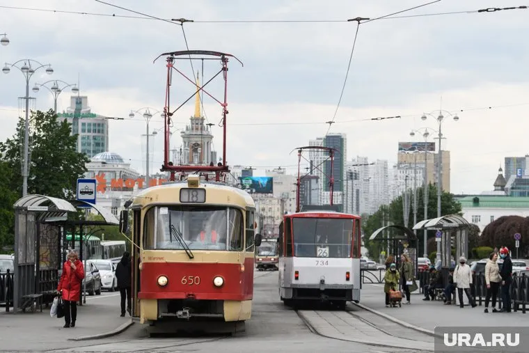 Жители Екатеринбурга жалуются, что два дня долго ждут трамваев