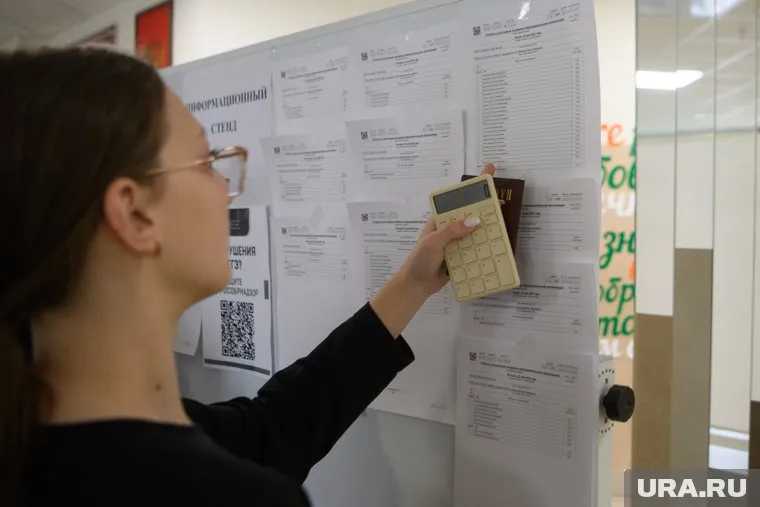 ЕГЭ по математике на сто баллов написали школьники из трех городов региона