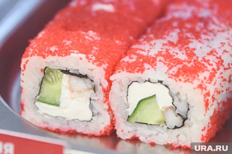 Жители Ноябрьска пожаловались на сальмонеллез у детей из-за суши