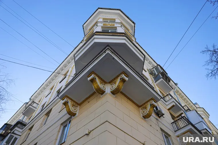 В Петербурге обрушился балкон исторического дома В. А. Ухина