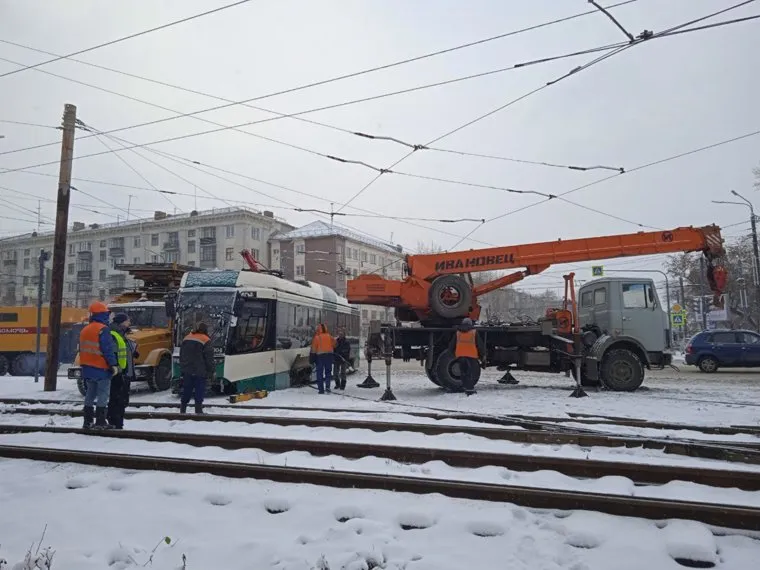 Сход трамвая в Челябинске