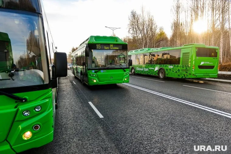 Праздничный автобус проехал по популярному маршруту №64 (архивное фото)