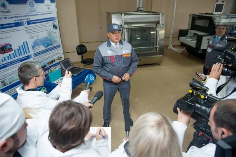 Пресс-тур в НПО "Центротех" ("дочка" УЭХК) производство литий-ионных аккумуляторов (Фото УЭХК)