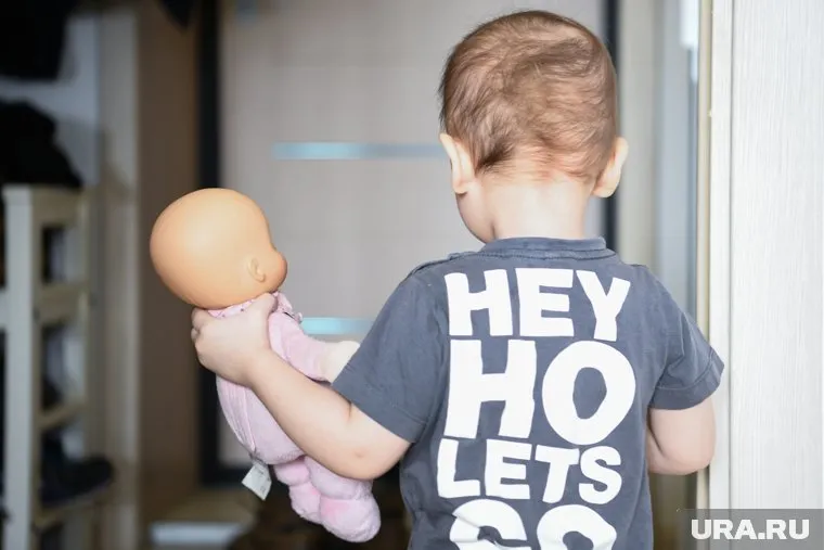 Ходунки можно детям, которые уже могут опираться на ноги, сказал Евгений Тимаков