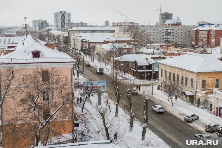 Бывшее здание училища культуры (желтое в правой части фото) в очередной раз пытаются продать