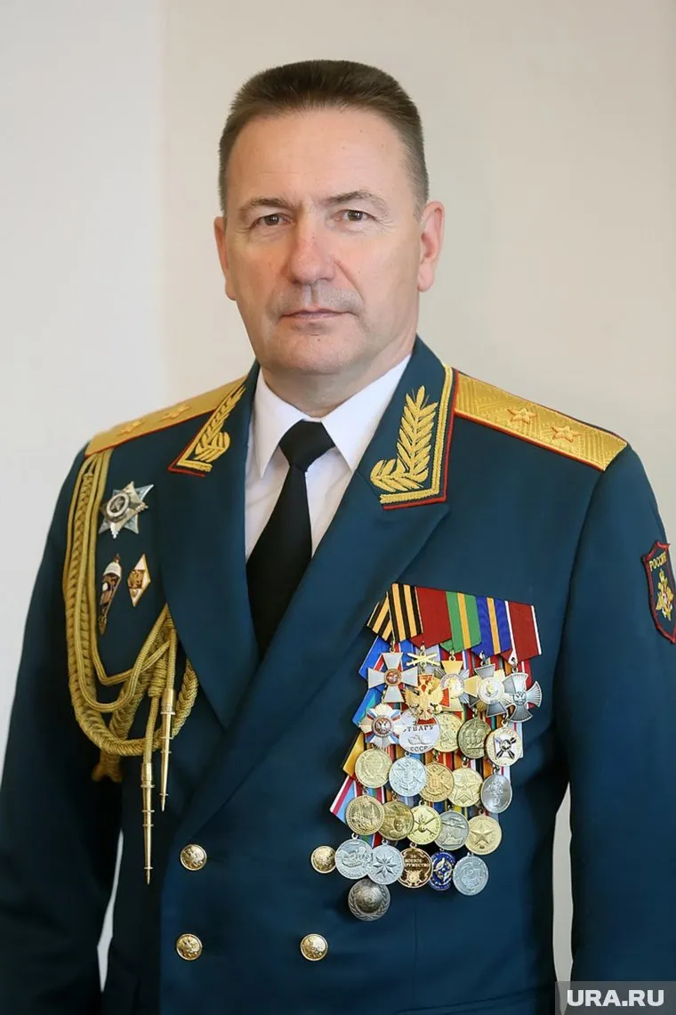 Устинов возвращается в ВДВ, где начинал службу