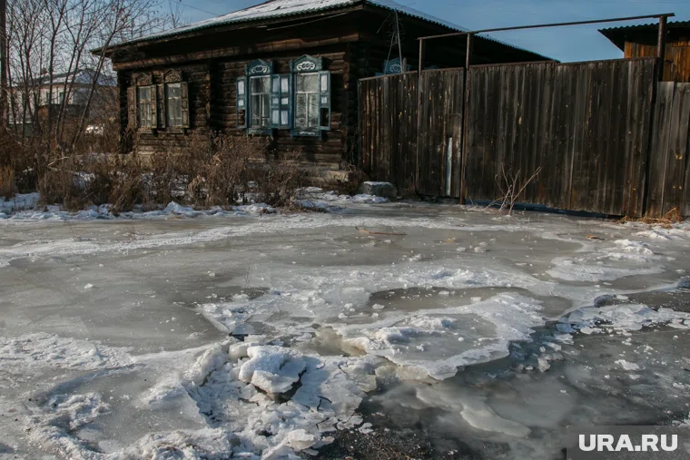 Дом пермячки затопило после работ на уличном водопроводе