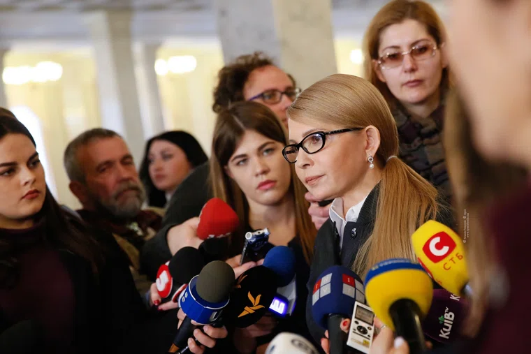 В сети появились кадры с обысками у Тимошенко и переговорами о взятках 