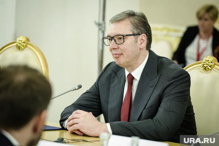 Вучич назвал стрельбу у здания парламента терактом