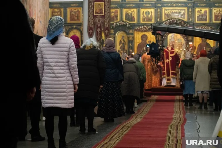 Прихожане были в масках и соблюдали дистанцию