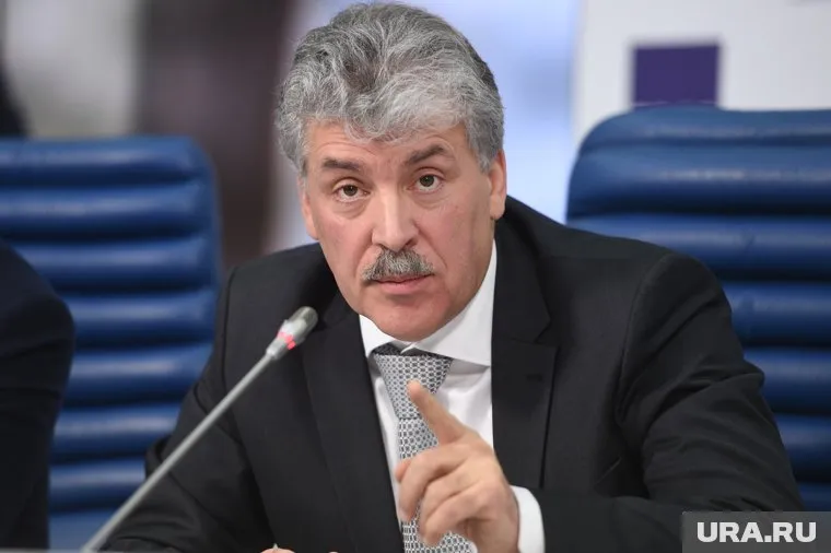 Есть вещи, над которыми смеяться недопустимо, подчеркнул Грудинин