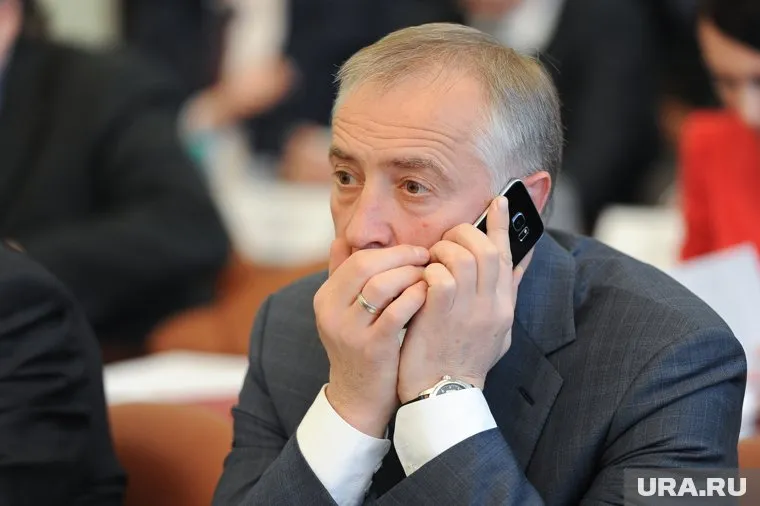 Владимир Мазур по решению арбитражного суда вынужден был заплатить за проект несуществующего моста