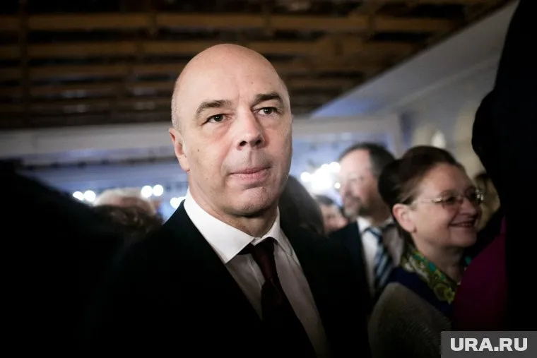 Антон Силуанов напомнил, что нет законопроектов, которые предусматривали бы снижение страховых взносов