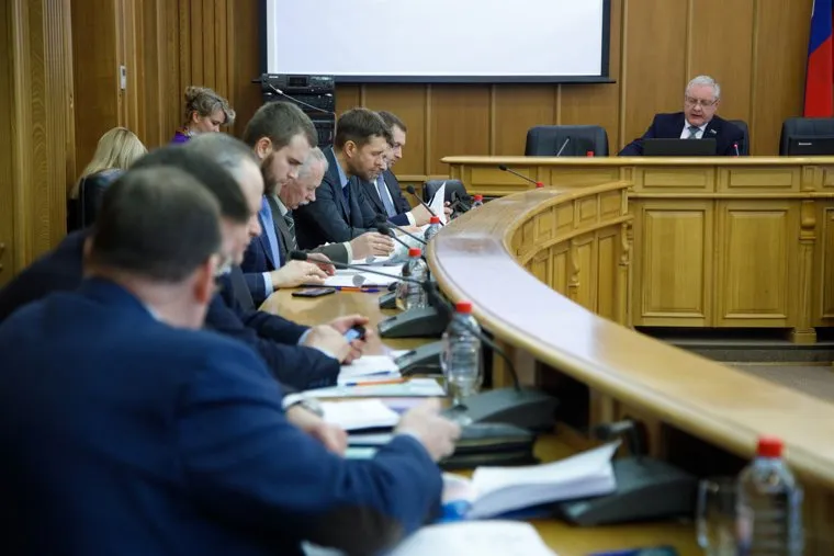 Заседание гордумы, рассмотрение предложения изменения границ районов города. Екатеринбург.