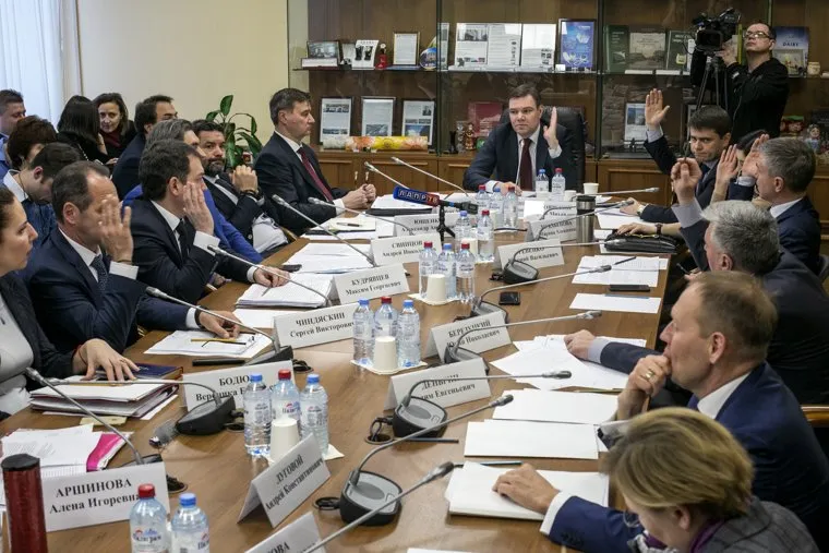 Заседание Комитета Государственной Думы РФ по информационной политике. Москва, левин леонид, заседание комитета, голосование