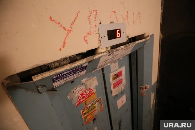 В день лифтерам поступает по 40-50 заявок на ремонт