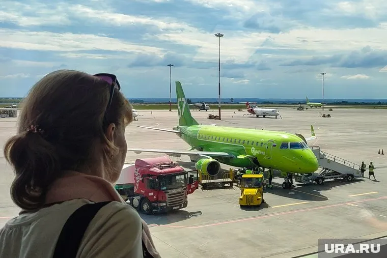 Овербукинг - это практика, когда авиакомпании намерено продают билетов больше,  чем мест