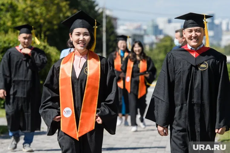 При составлении окончательного списка учитывались национальные особенности стран