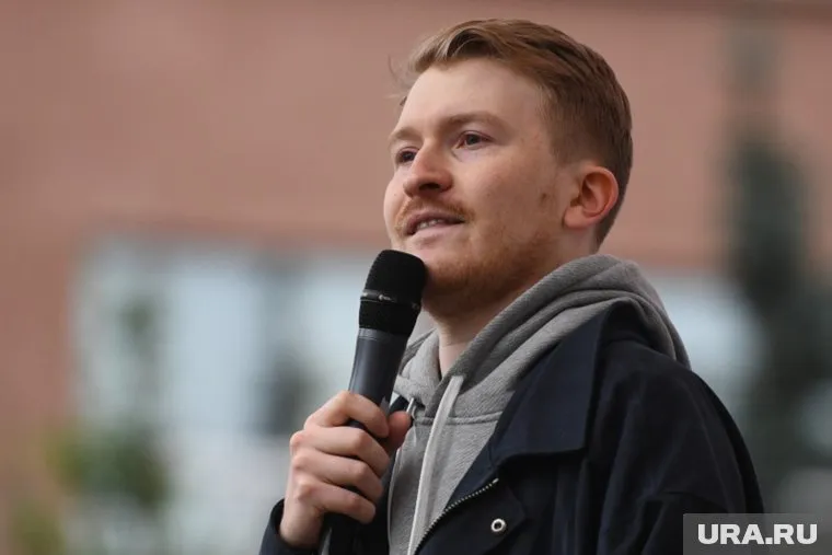 В месяц затраты составляют около пяти тысяч долларов, сообщил Поперечный*