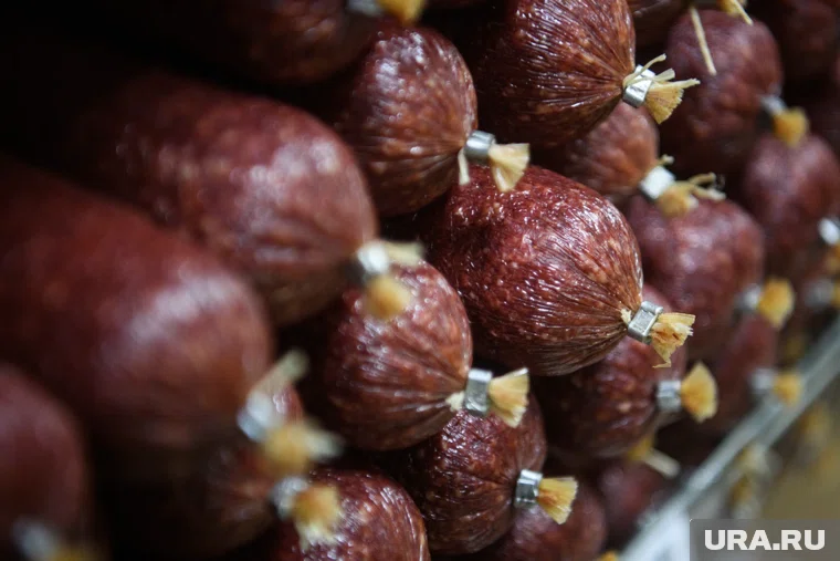 Также употребление колбасы повышает риск инфаркта миокарда и инсульта