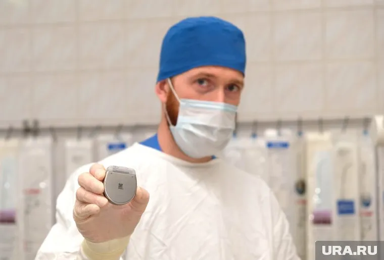 Врачи вживляют датчик, который корректирует хронический болевой синдром