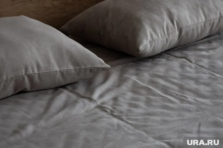 Александр Калинкин посоветовал пить больше воды и плотно закрывать шторы