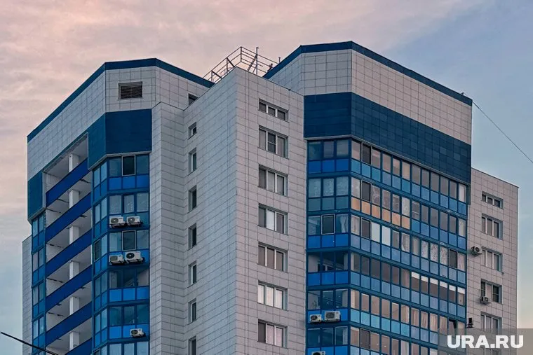 Эксперты МЧС из Москвы продолжают обследовать высотки в Кургане