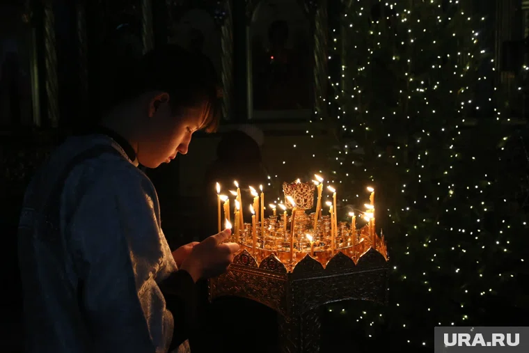 Если утро 19 января начинается с хруста льда и пара над прорубью — значит, на календаре Крещение Господне
