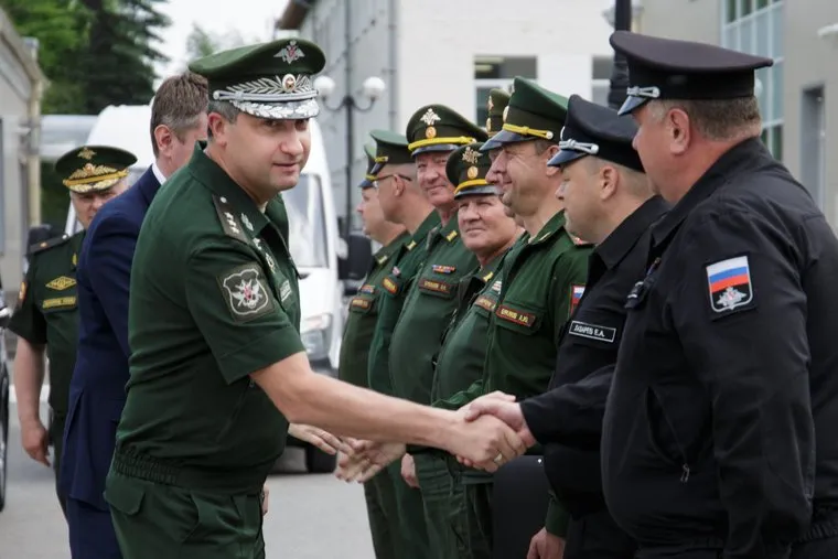 Замминистр обороны Тимур Иванов посетил Пермское суворовское военное училище. Пермь