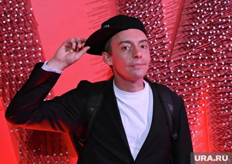 Сожительницу Деля доставили в отдел полиции