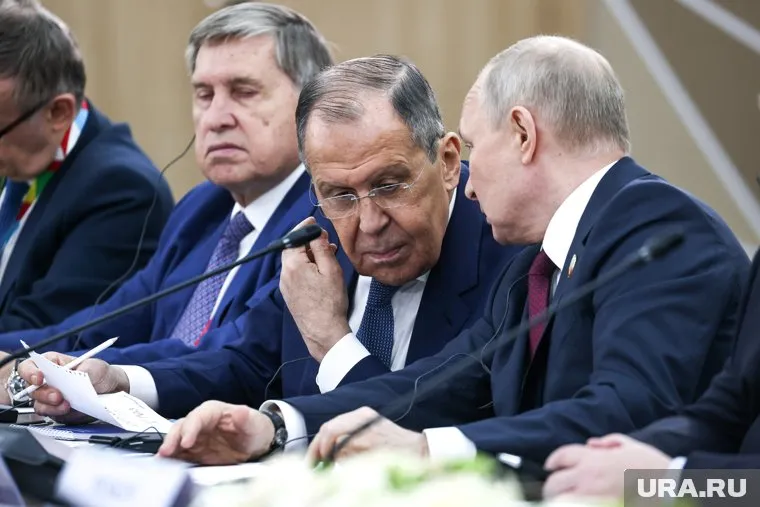 Лавров напомнил венгерскому коллеге о важности соблюдения договоренностей Путина с Орбаном