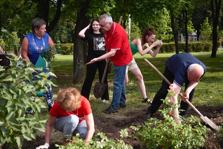 Акция «Донецку – миллион роз». Москва