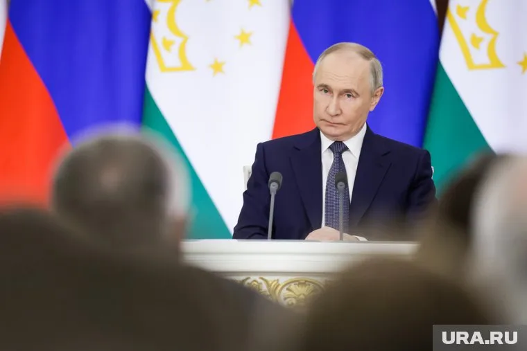 Владимир Путин наградил свердловчан за вклад и трудовые успехи